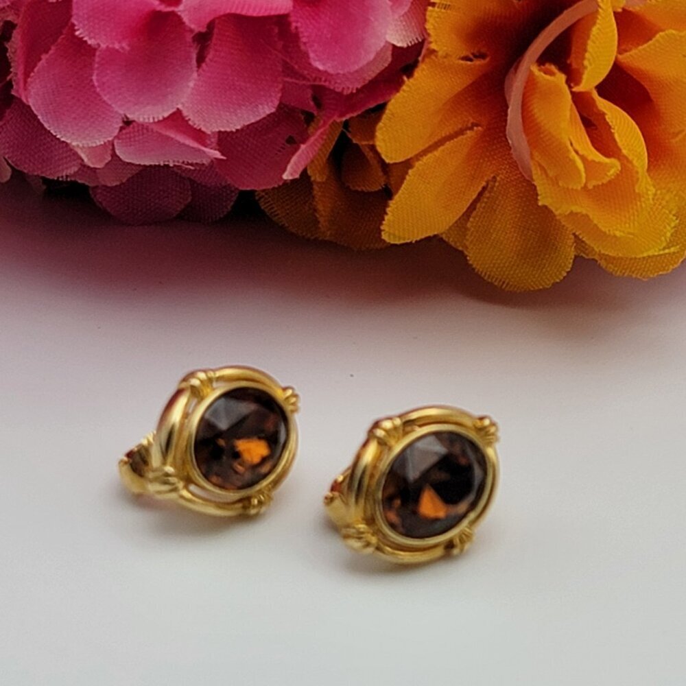 Vintage Avon Gold Tone Cognac Crystal Oval Stud Clip On Earrings 15mm